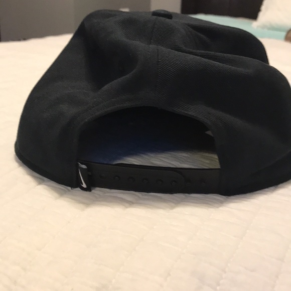 Nike Snapback Hat - Picture 2 of 3